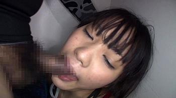 [レイプ]どぴゅっドピュドピュぴゅぴゅ！若い女の子で細身なプールの監視員がチカンされ強姦の性行為でぶっかけ！森田まゆ心ゆくまで