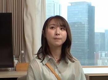 [素人ナンパ]【顔射×素人】激カワ美人がパコパコ！潮吹きおしっこ！正常位でズコって顔射ぶっかけ！
